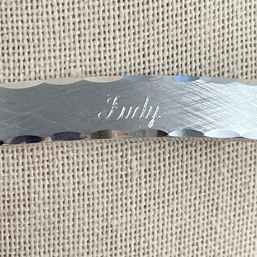 ID Bracelet Speidel LADIES VINTG.1970's Silver Toned Scalloped Engraved "JUDY"